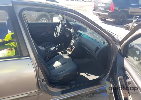 2000 Nissan Maxima Gle/Gxe/Se z USA, uszkodzony, nr VIN JN1CA31D5YT508202